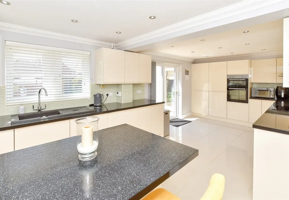 Kitchen/Diner - Robinson Close, Selsey, Chichester, West Sussex - Wards of Kent