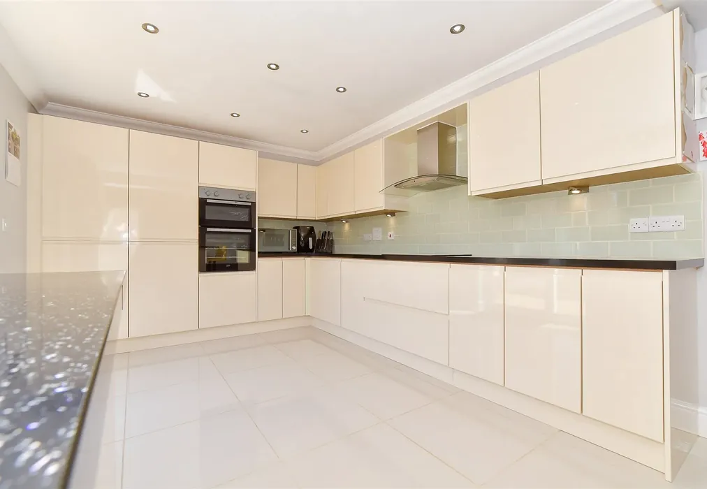 Kitchen/Diner - Robinson Close, Selsey, Chichester, West Sussex - Wards of Kent