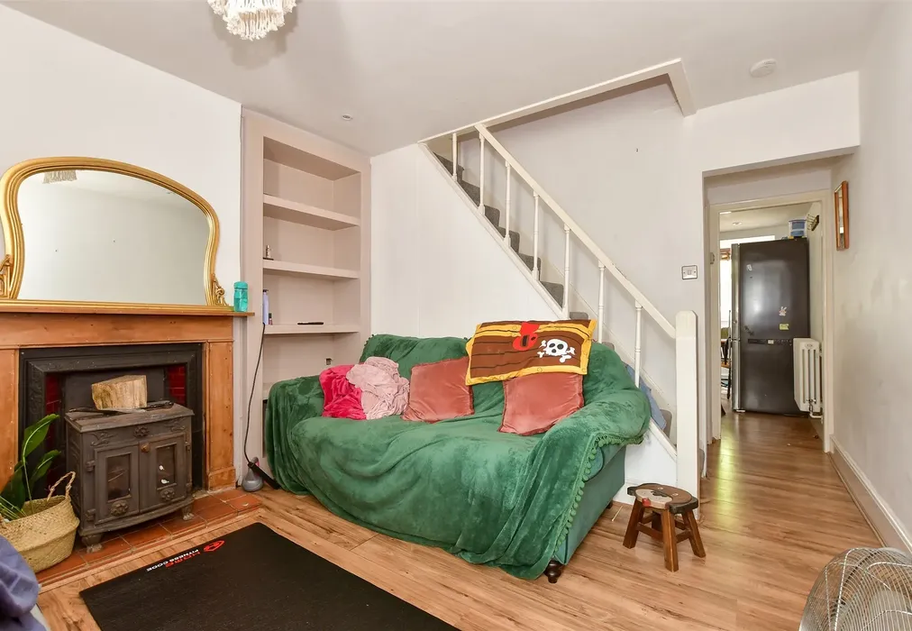 Lounge - Kings Road, Bembridge, Isle of Wight - Wards of Kent