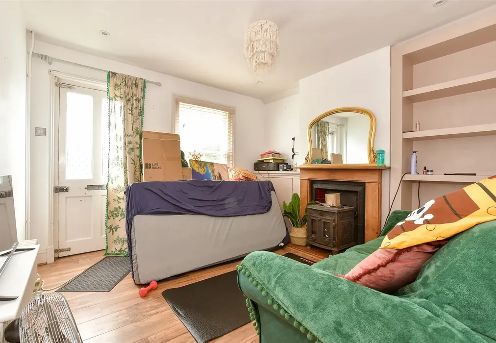 Lounge - Kings Road, Bembridge, Isle of Wight - Wards of Kent