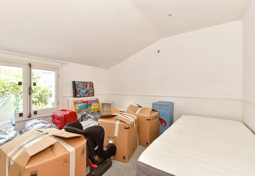 Bedroom 2 - Kings Road, Bembridge, Isle of Wight - Wards of Kent