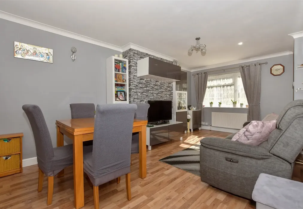 Lounge/Diner - Alkham Road, Vinters Park, Maidstone, Kent - Wards of Kent