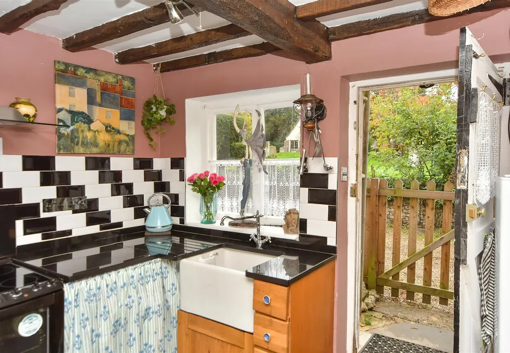 Kitchen/    Diner - Church Street, Shoreham, Sevenoaks, Kent - Wards of Kent