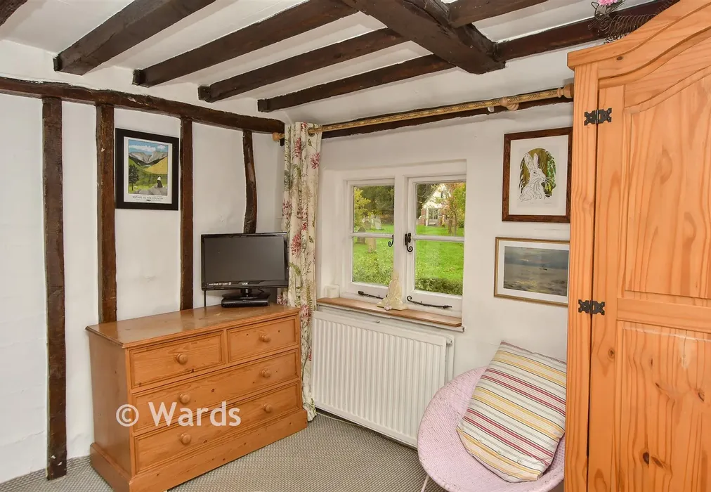 Bedroom 1 - Church Street, Shoreham, Sevenoaks, Kent - Wards of Kent