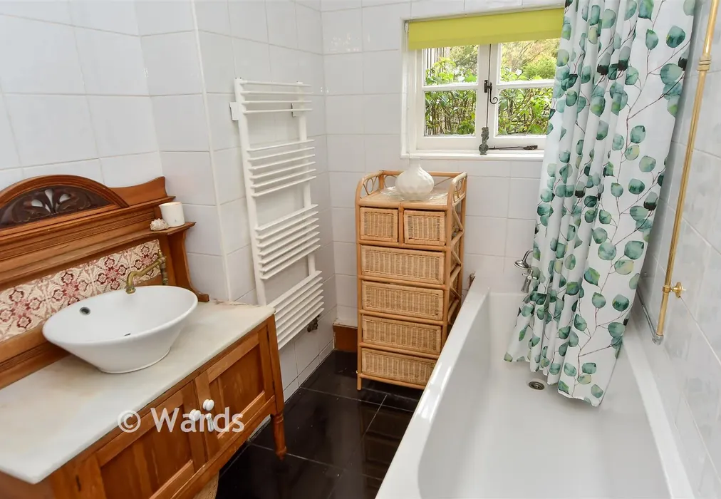 Bathroom - Church Street, Shoreham, Sevenoaks, Kent - Wards of Kent