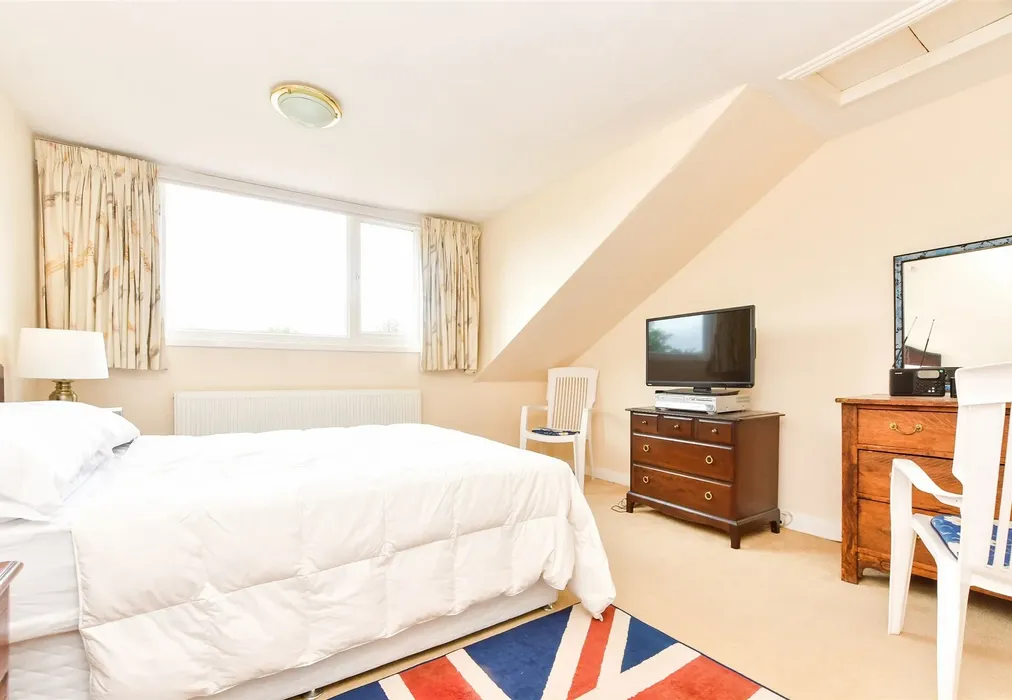 Bedroom 2 - Boxhill Road, Tadworth, Surrey - Wards of Kent