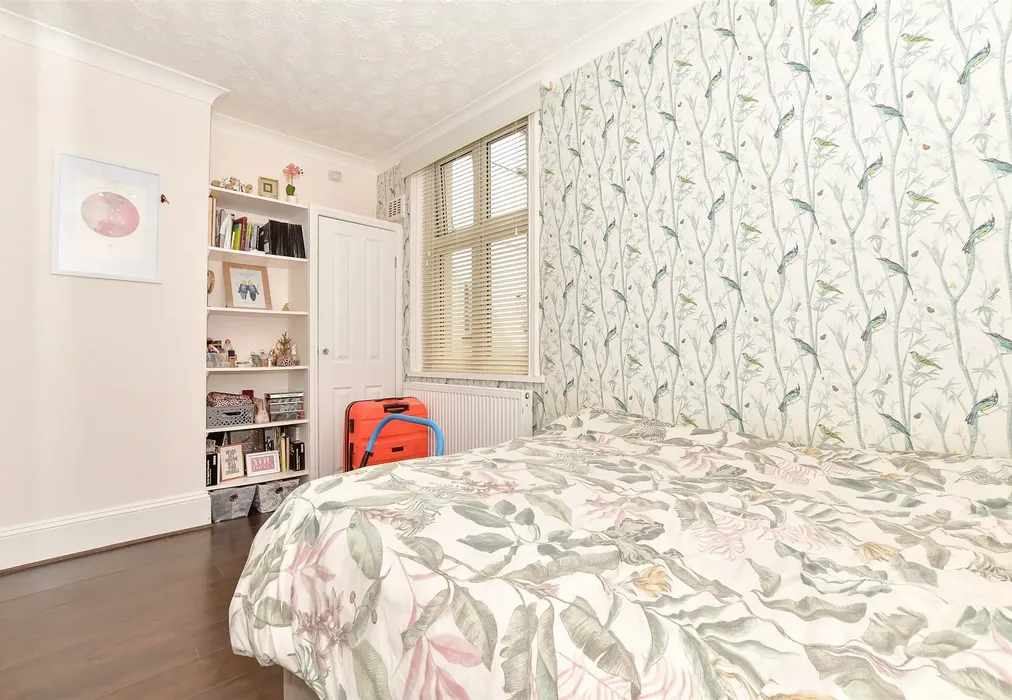 Bedroom - Speldhurst Road, Tunbridge Wells, Kent - Wards of Kent