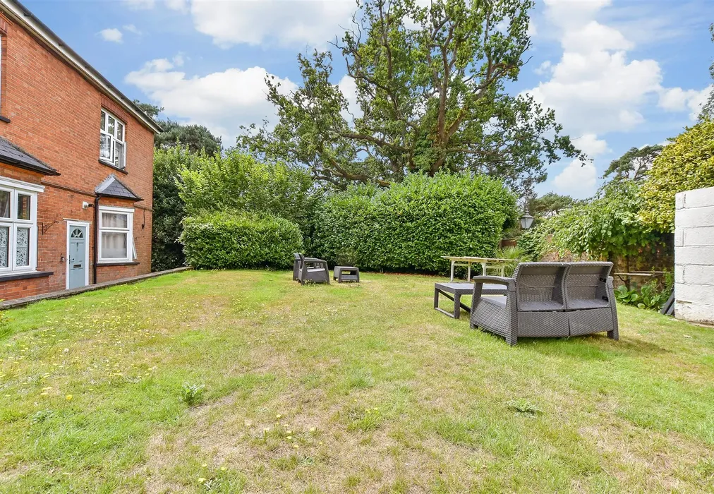 Communal Gardens - Speldhurst Road, Tunbridge Wells, Kent - Wards of Kent