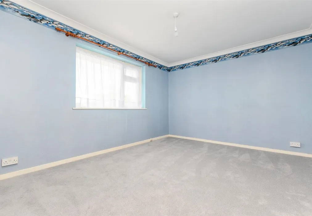 Bedroom 1 - Godstow Road, London - Wards of Kent