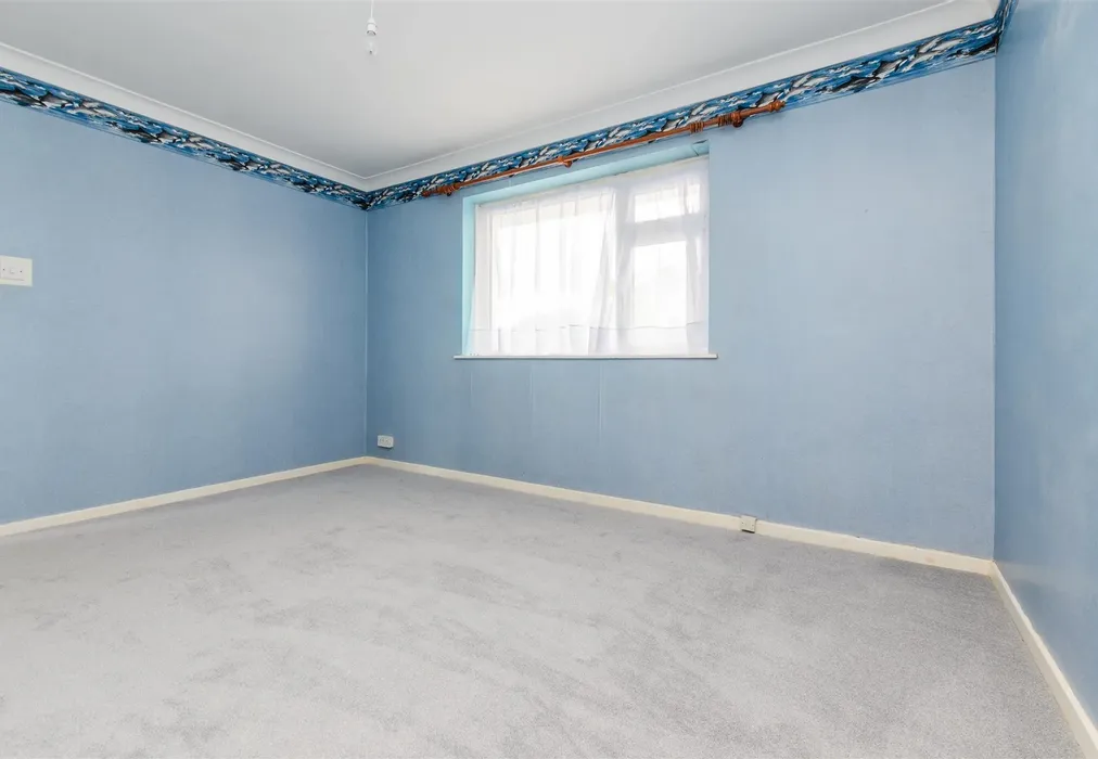 Bedroom 1 - Godstow Road, London - Wards of Kent