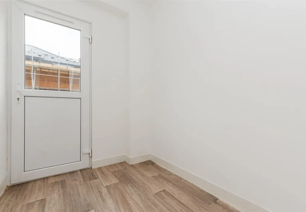 Utility - Godstow Road, London - Wards of Kent