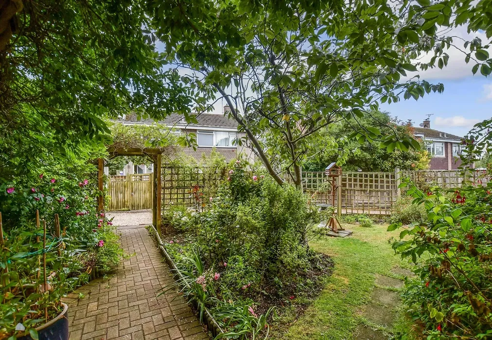 Communal Gardens - Ivy House Road, Whitstable, Kent - Wards of Kent