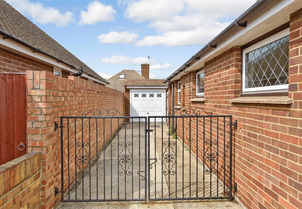 Driveway/Parking - Canterbury Road, Westbrook, Margate, Kent - Wards of Kent