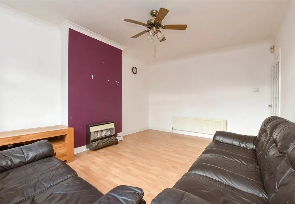 Lounge/Diner - Crescent Road, Caterham, Surrey - Wards of Kent