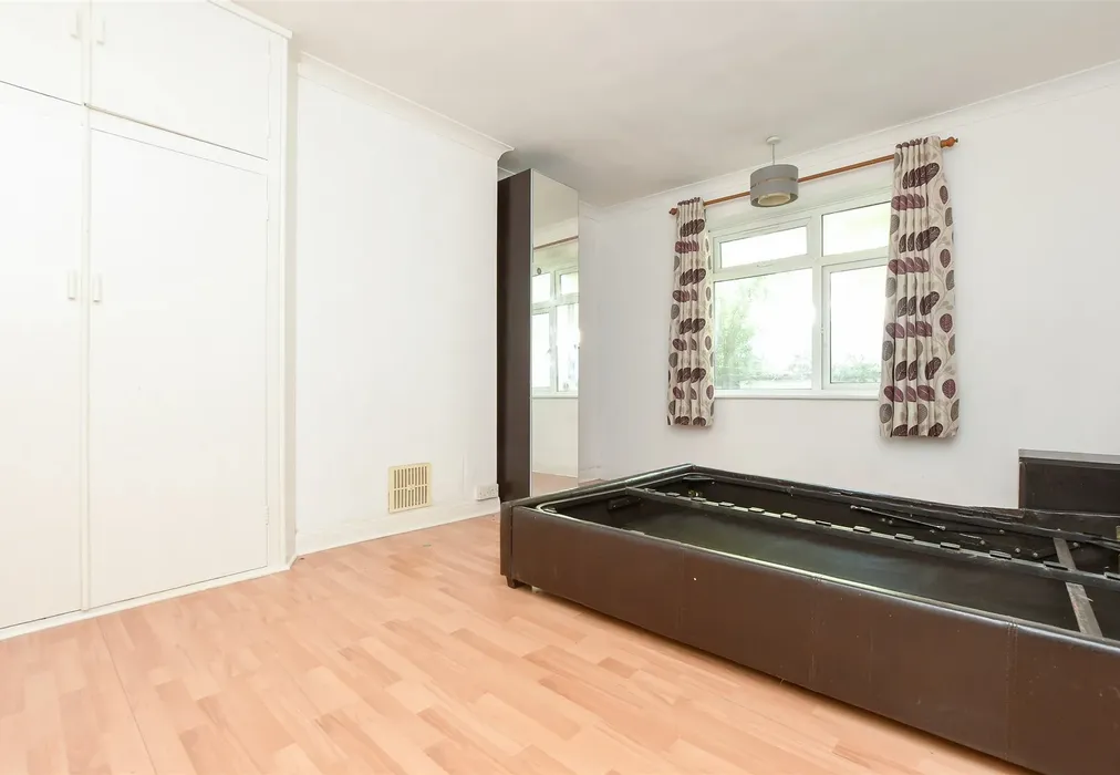 Bedroom 1 - Crescent Road, Caterham, Surrey - Wards of Kent