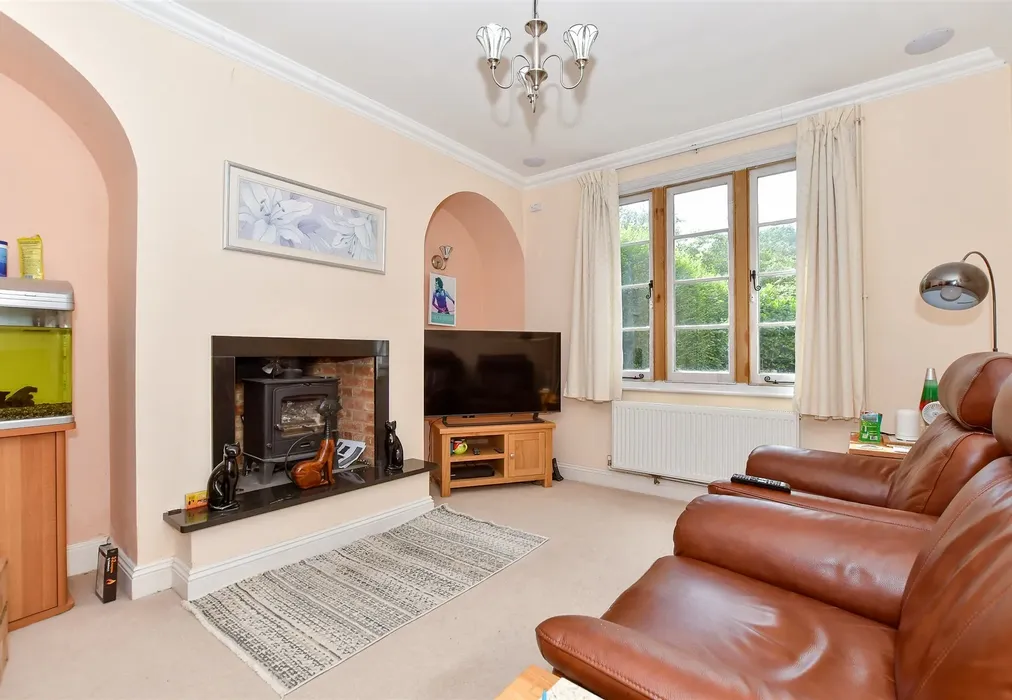 Lounge - Slip Mill Road, Hawkhurst, Cranbrook, Kent - Wards of Kent