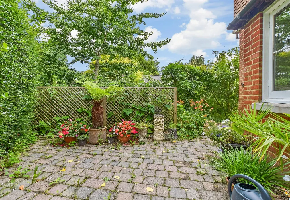 Rear Garden - Slip Mill Road, Hawkhurst, Cranbrook, Kent - Wards of Kent