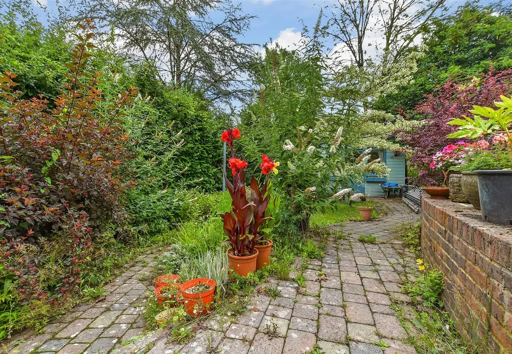 Rear Garden - Slip Mill Road, Hawkhurst, Cranbrook, Kent - Wards of Kent