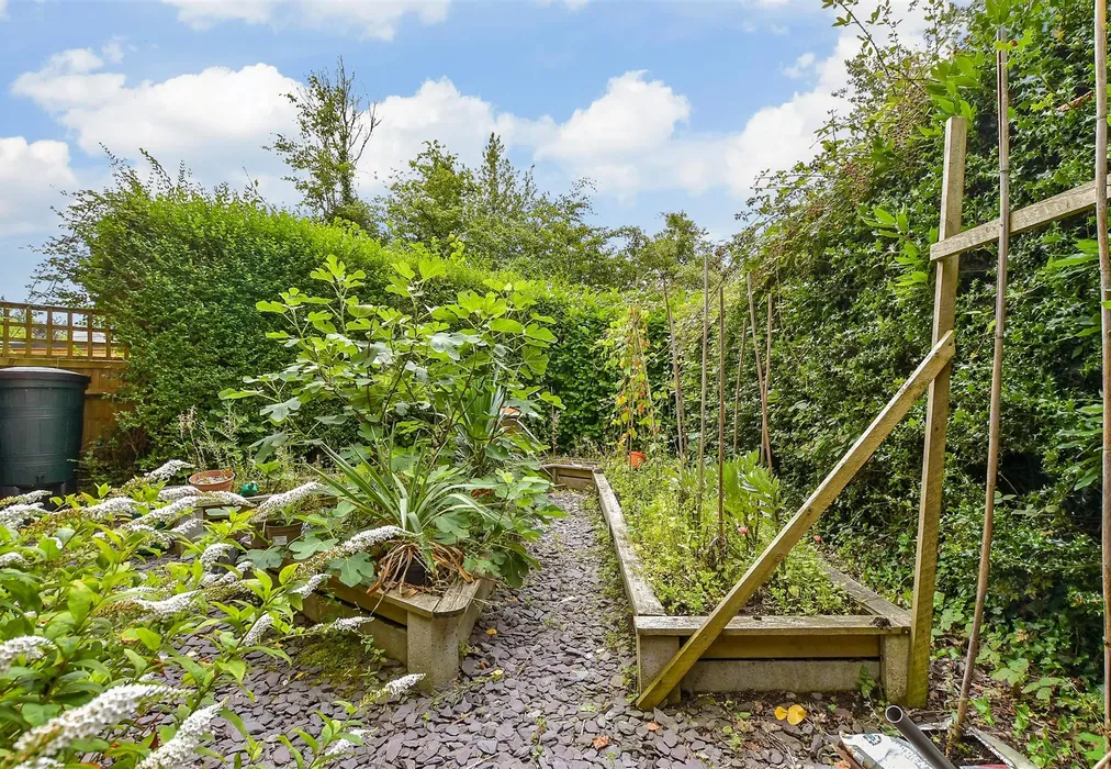 Rear Garden - Slip Mill Road, Hawkhurst, Cranbrook, Kent - Wards of Kent