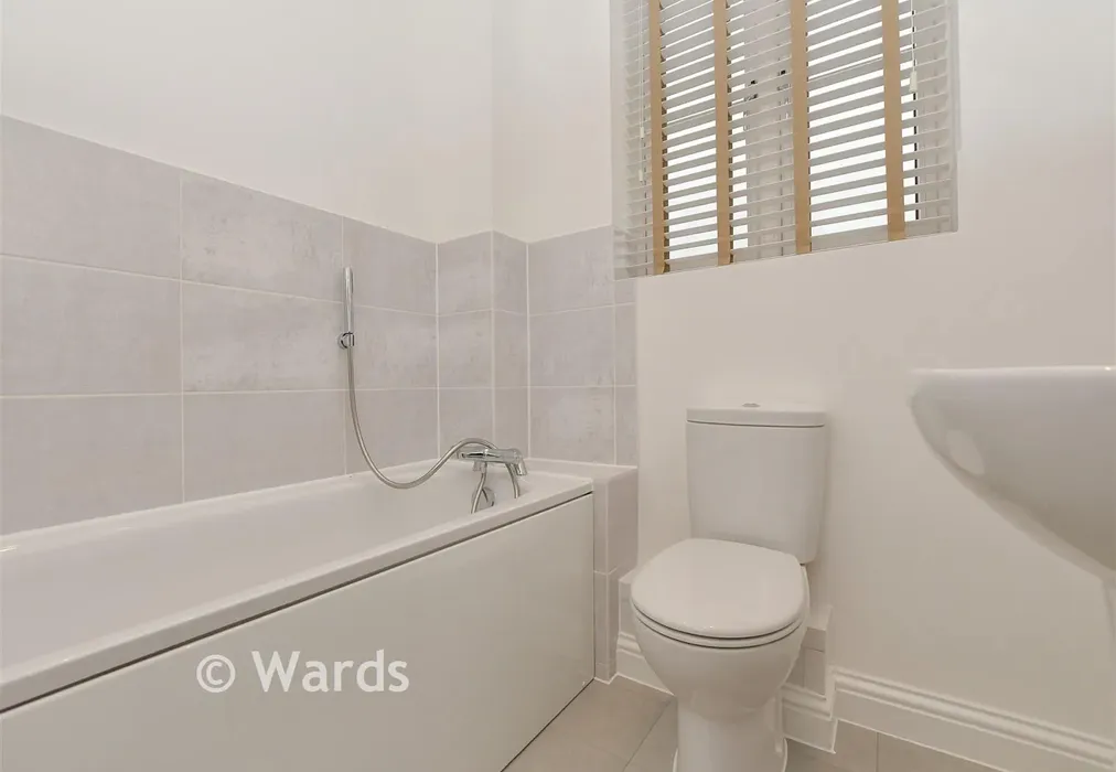 Bathroom - Richmond Park, Whitfield, Dover, Kent - Wards of Kent