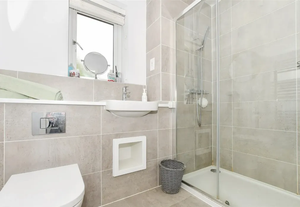 En-Suite Shower Room - Berry Close, Copthorne, Crawley, West Sussex - Wards of Kent