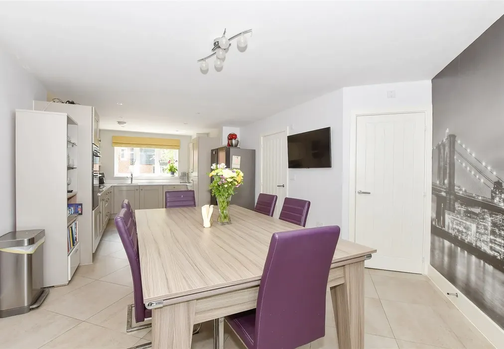 Kitchen/Dining Room - Berry Close, Copthorne, Crawley, West Sussex - Wards of Kent