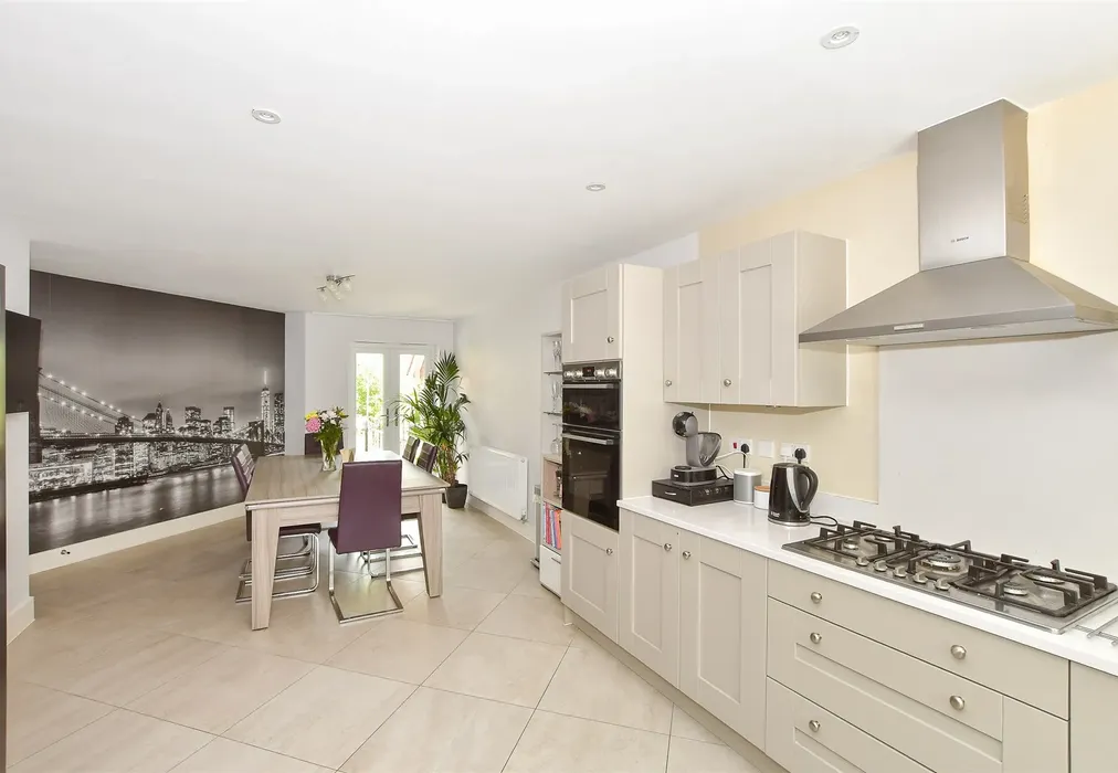 Kitchen/Dining Room - Berry Close, Copthorne, Crawley, West Sussex - Wards of Kent