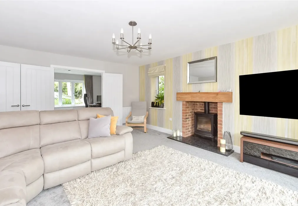 Lounge - Berry Close, Copthorne, Crawley, West Sussex - Wards of Kent