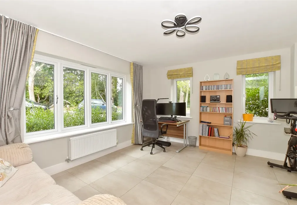 Family Room - Berry Close, Copthorne, Crawley, West Sussex - Wards of Kent