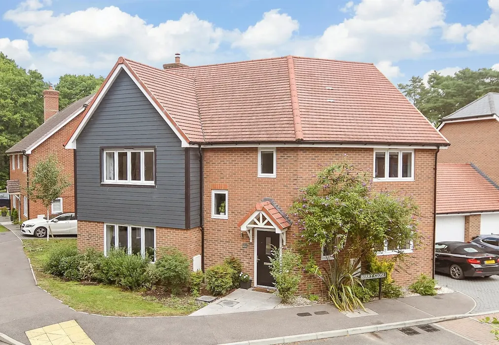 External (Web) - Berry Close, Copthorne, Crawley, West Sussex - Wards of Kent
