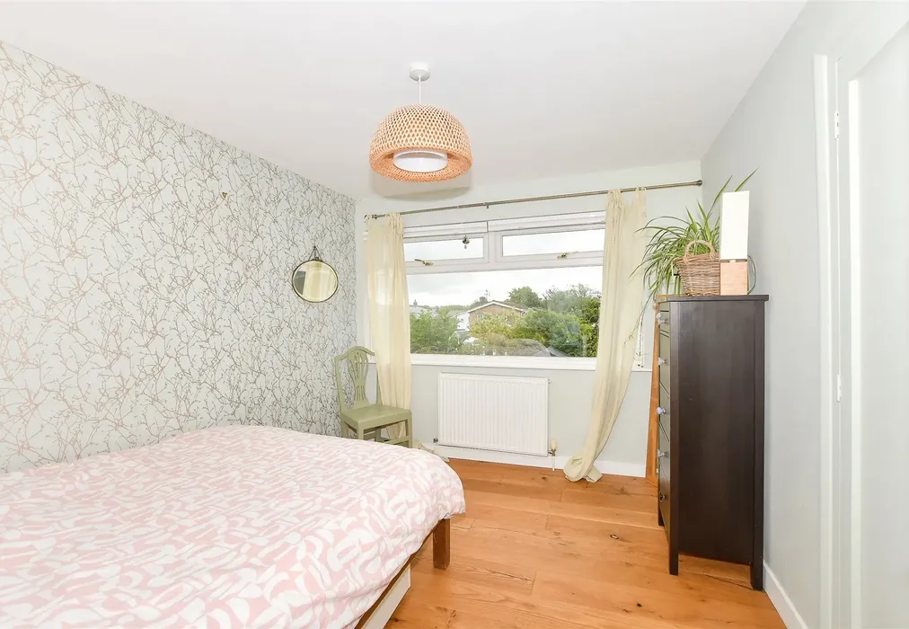 Bedroom 2 - Bramleys, Kingston, Lewes, East Sussex - Wards of Kent