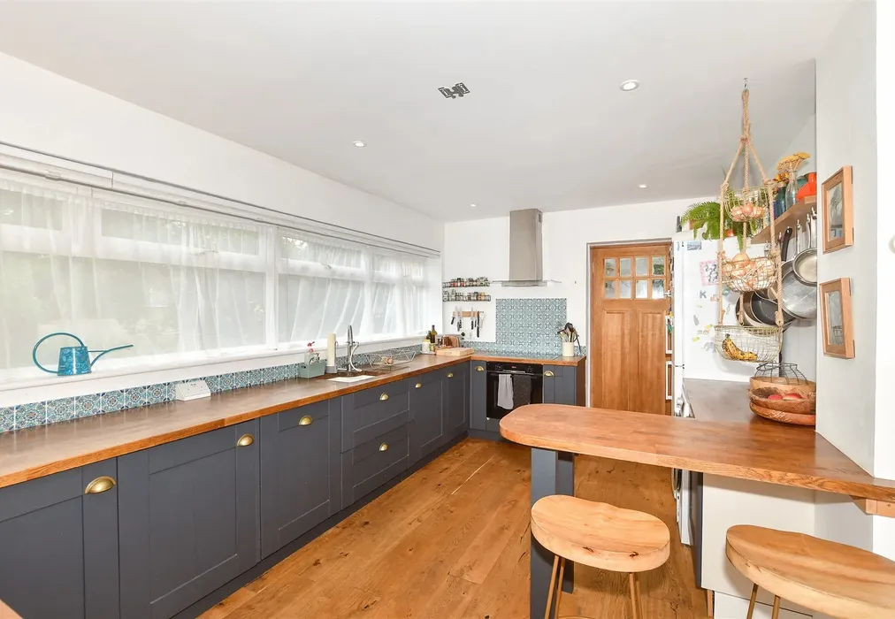 Kitchen - Bramleys, Kingston, Lewes, East Sussex - Wards of Kent