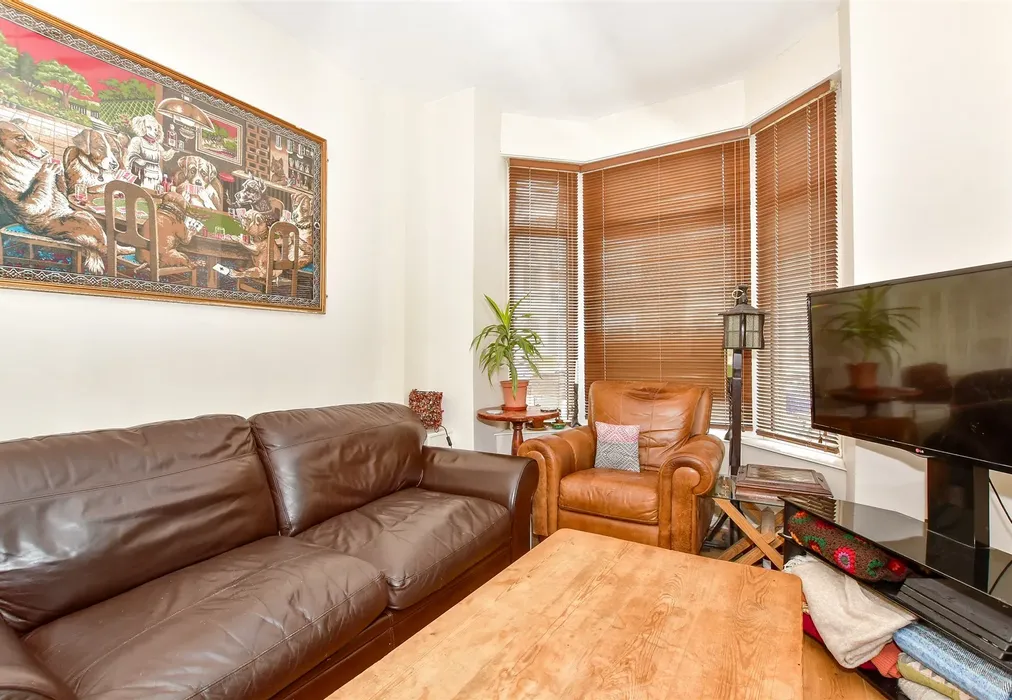 Lounge - Lyndhurst Road, Portsmouth, Hampshire - Wards of Kent
