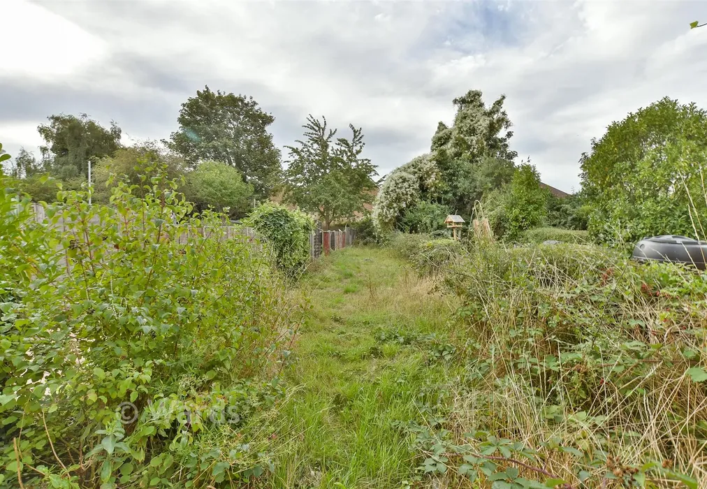 Rear Garden - Kent Avenue, Sittingbourne, Kent - Wards of Kent