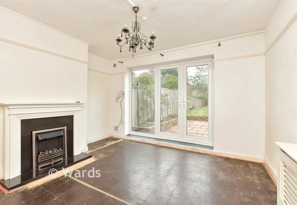 Lounge - Kent Avenue, Sittingbourne, Kent - Wards of Kent