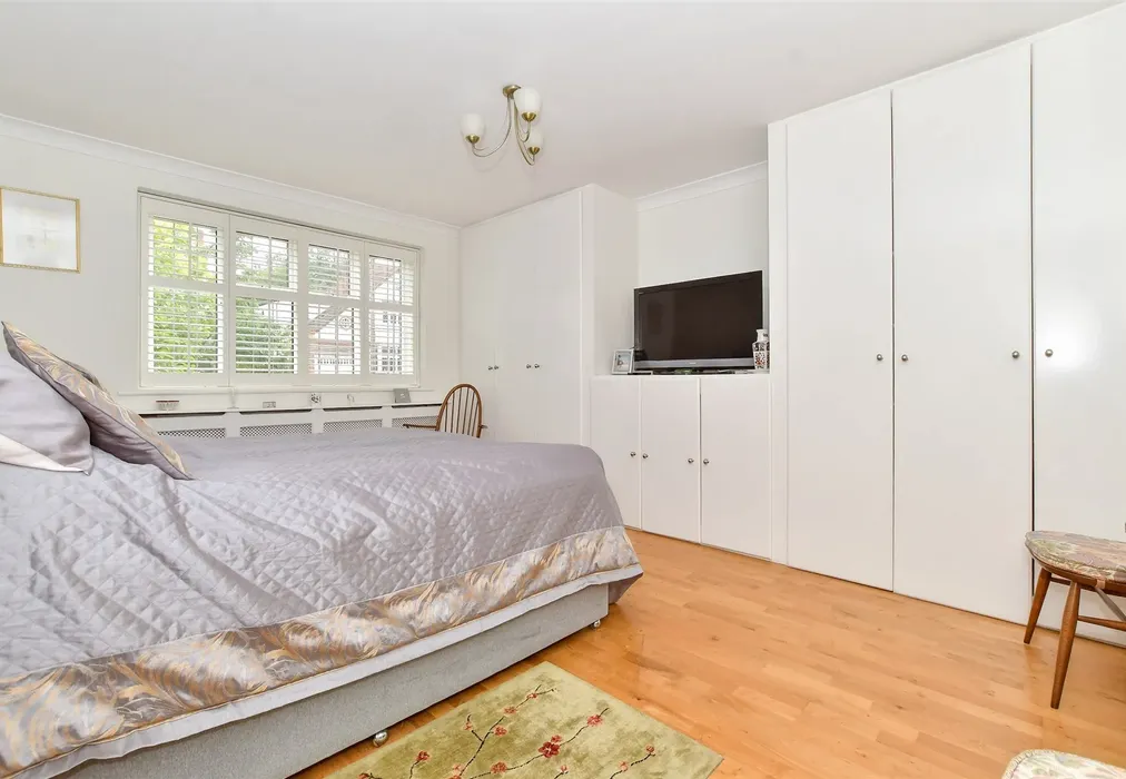 Bedroom 2 - Forest Way, Woodford Green, Essex - Wards of Kent
