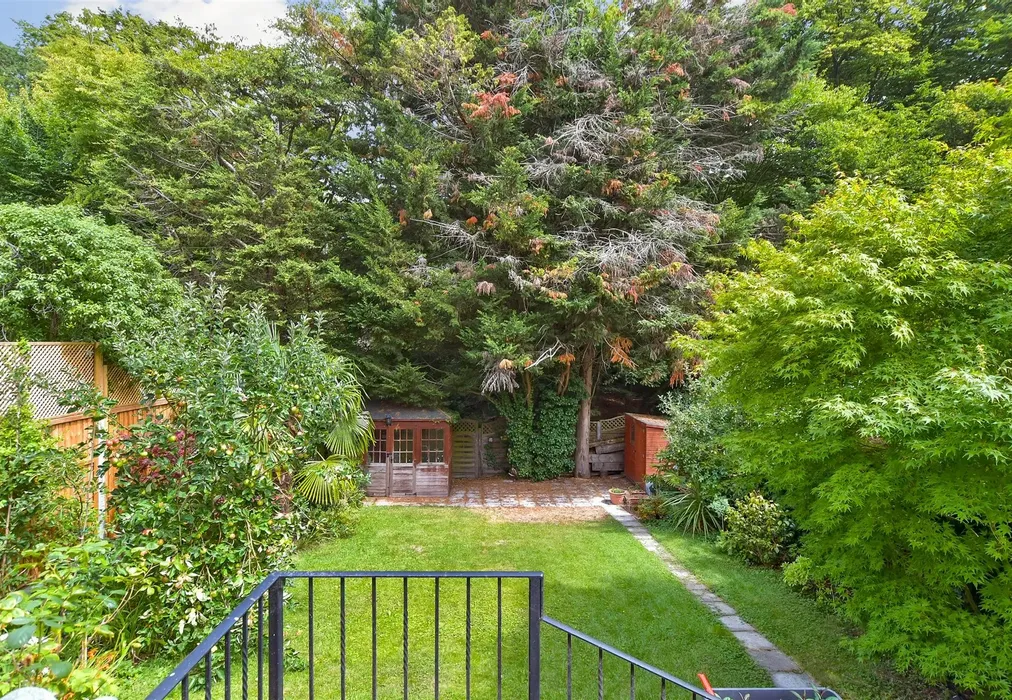 Rear Garden - Forest Way, Woodford Green, Essex - Wards of Kent
