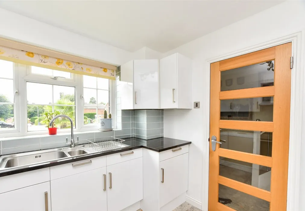 Kitchen - Hunters Way, Uckfield, East Sussex - Wards of Kent