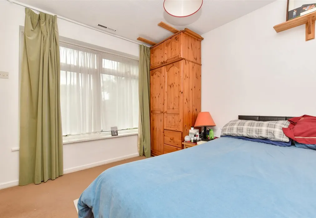 Bedroom 2 - Cordrey Gardens, Coulsdon, Surrey - Wards of Kent
