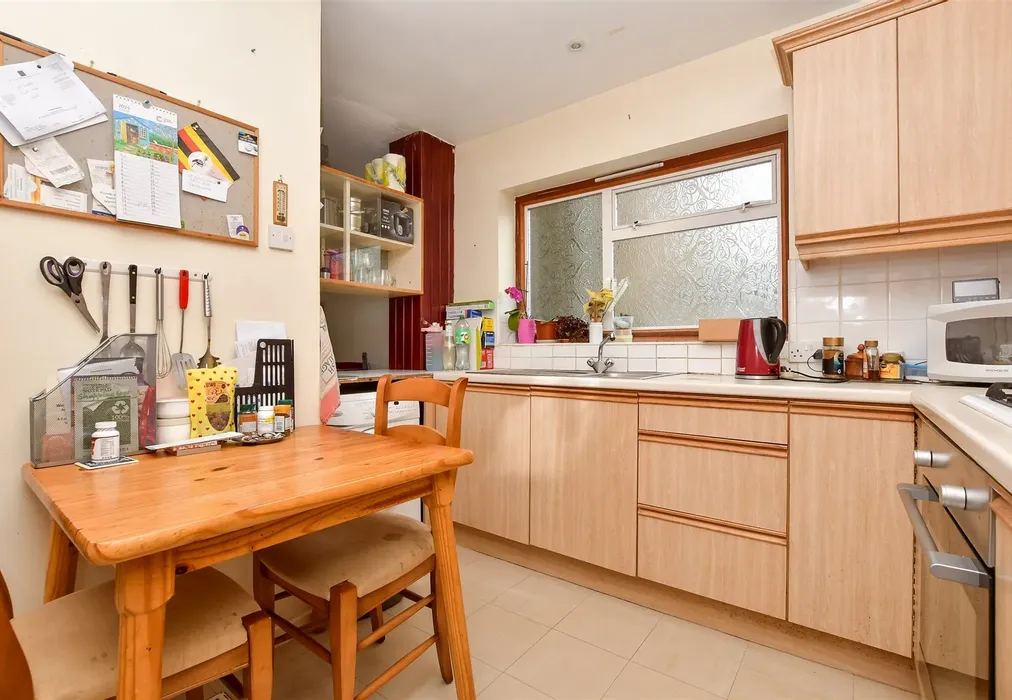 Kitchen - Cordrey Gardens, Coulsdon, Surrey - Wards of Kent