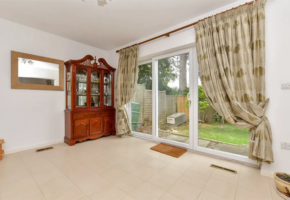 Living Area - Cordrey Gardens, Coulsdon, Surrey - Wards of Kent