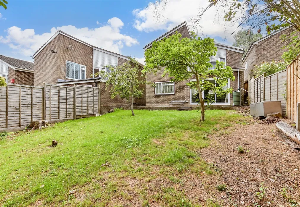 Rear Garden - Cordrey Gardens, Coulsdon, Surrey - Wards of Kent