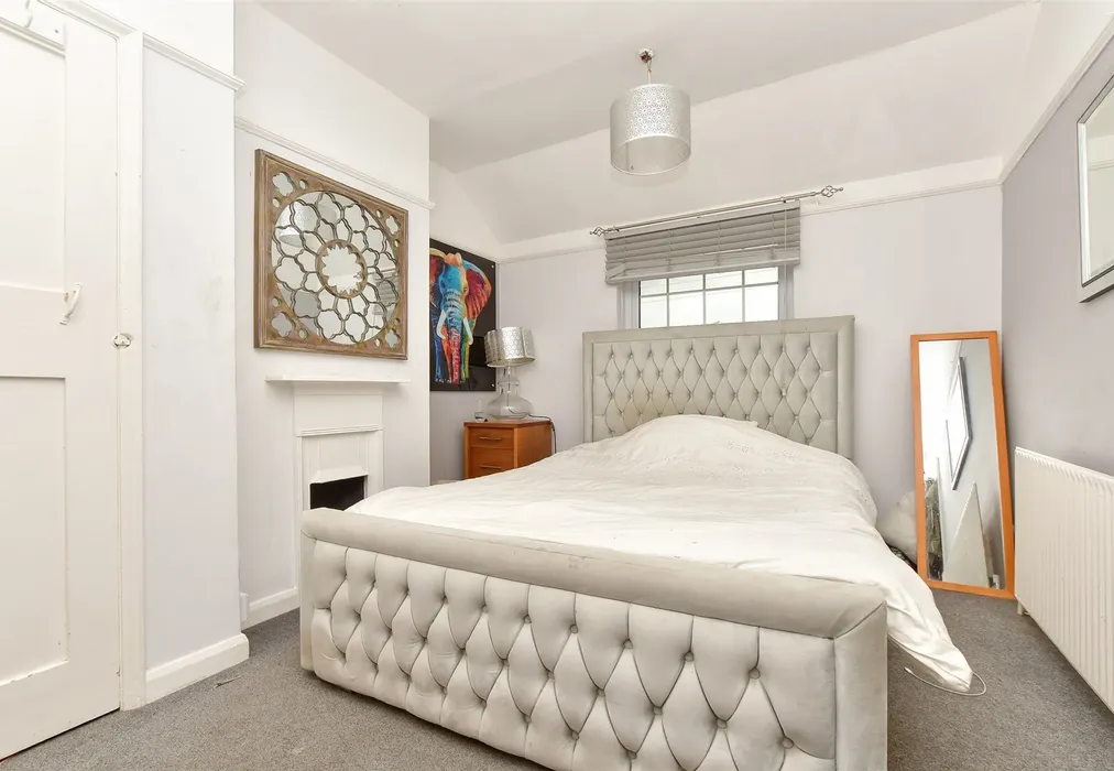 Bedroom 2 - Whatley Avenue, London - Wards of Kent