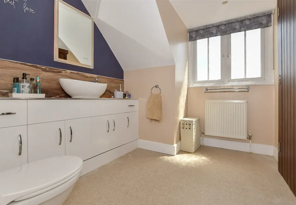 En-Suite Shower Room - Walcot Place, Herne Bay, Kent - Wards of Kent