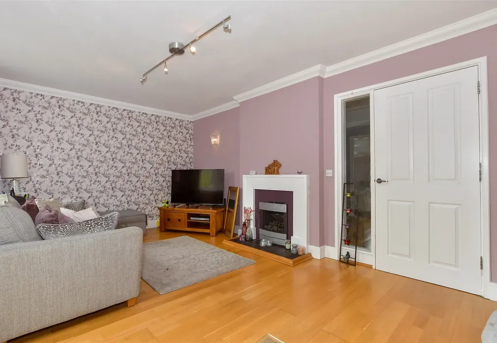 Lounge - Walcot Place, Herne Bay, Kent - Wards of Kent