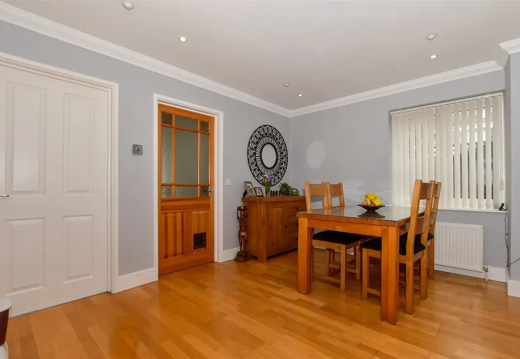 Dining Room - Walcot Place, Herne Bay, Kent - Wards of Kent