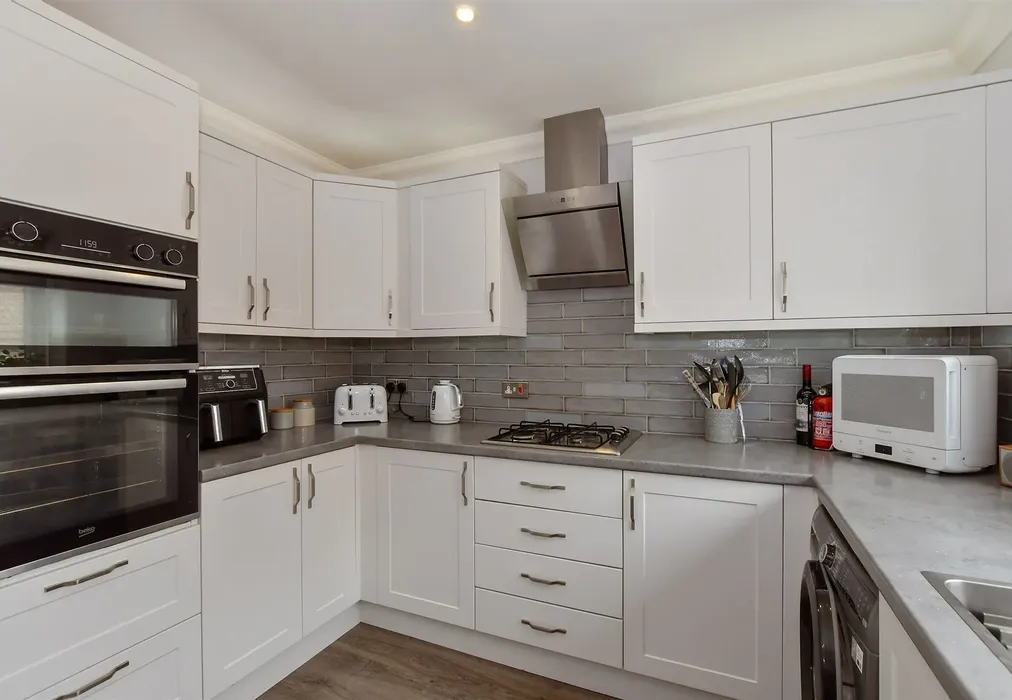 Kitchen - Walcot Place, Herne Bay, Kent - Wards of Kent