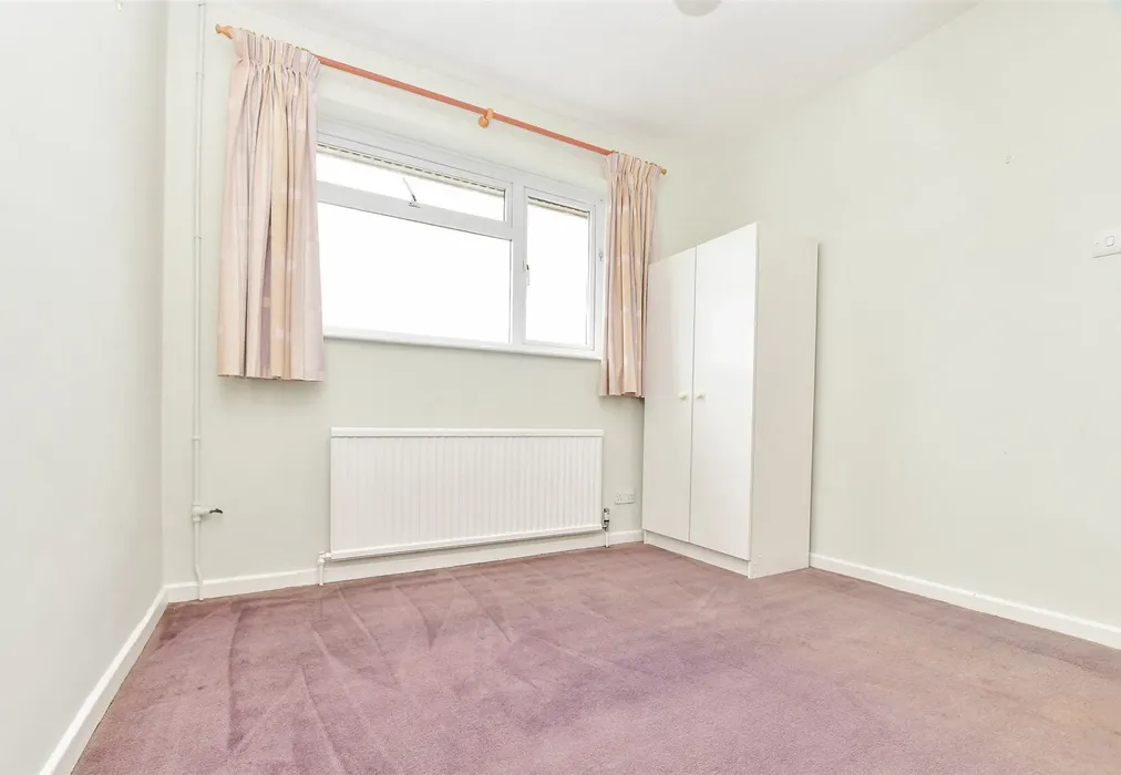 Bedroom 3 - Queens Approach, Uckfield, East Sussex - Wards of Kent