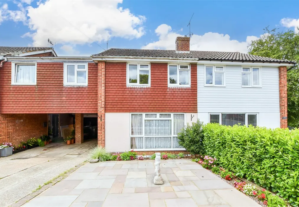 Front - Queens Approach, Uckfield, East Sussex - Wards of Kent
