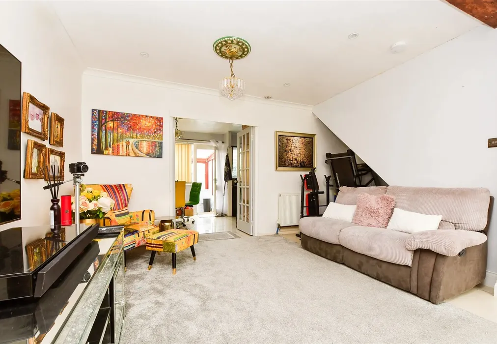 Lounge - Wyecliffe Gardens, Merstham, Surrey - Wards of Kent
